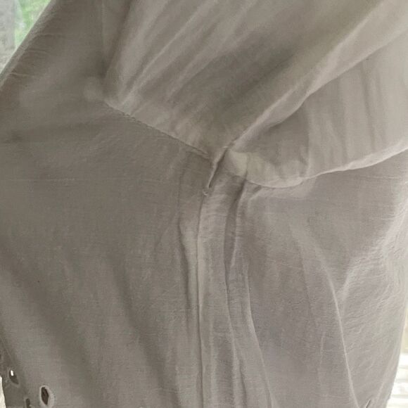 Style Envy Women's Floral Eyelet Embroidered Bell Sleeve Crew Neck Blouse Top - Picture 8 of 14